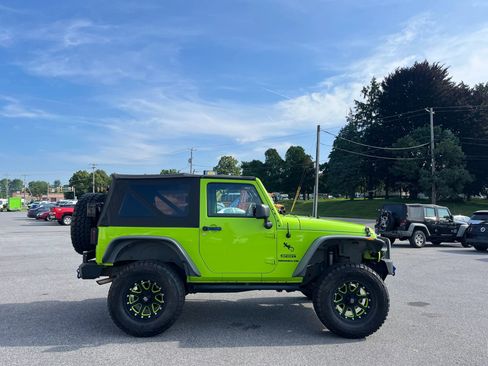 Used 2013 Jeep Wrangler Sport AWD/4WD image 23