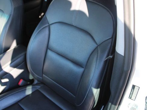 Used 2022 Kia Niro EX Premium image 22