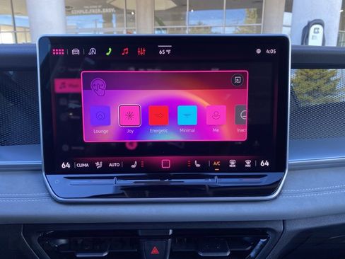 New 2026 Volkswagen Tiguan SE FWD image 28