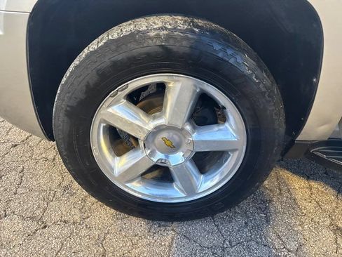 Used 2008 Chevrolet Avalanche LTZ AWD/4WD image 30