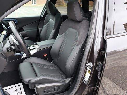 Used 2025 BMW X3 xDrive30i w/ M Sport Package image 11