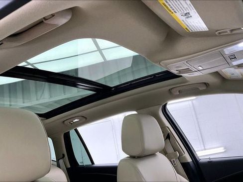 Used 2018 Buick Envision Premium w/ Driver Confidence Package AWD/4WD image 13