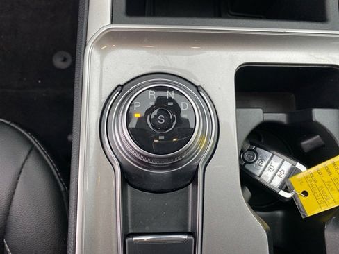 Used 2024 Ford Edge SEL w/ Convenience Package image 12