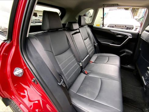 Used 2025 Toyota RAV4 XLE Premium image 20