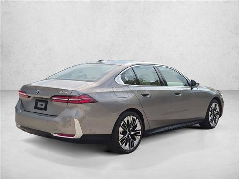 Used 2026 BMW 540i xDrive AWD/4WD image 5