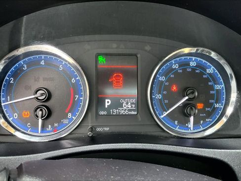 Used 2017 Toyota Corolla LE image 24