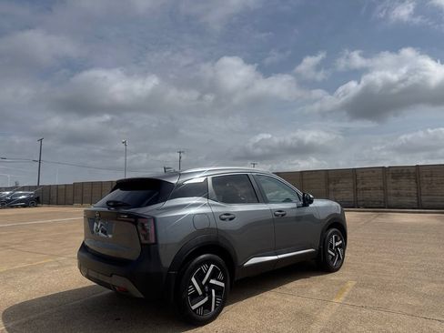 Certified 2025 Nissan Kicks SV w/ SV Premium Package FWD image 21