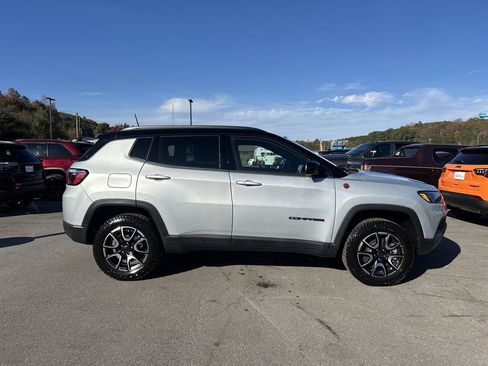 New 2026 Jeep Compass Trailhawk image 2