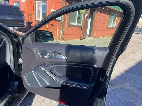 Used 2019 Mercedes-Benz GLA 250 4MATIC image 30