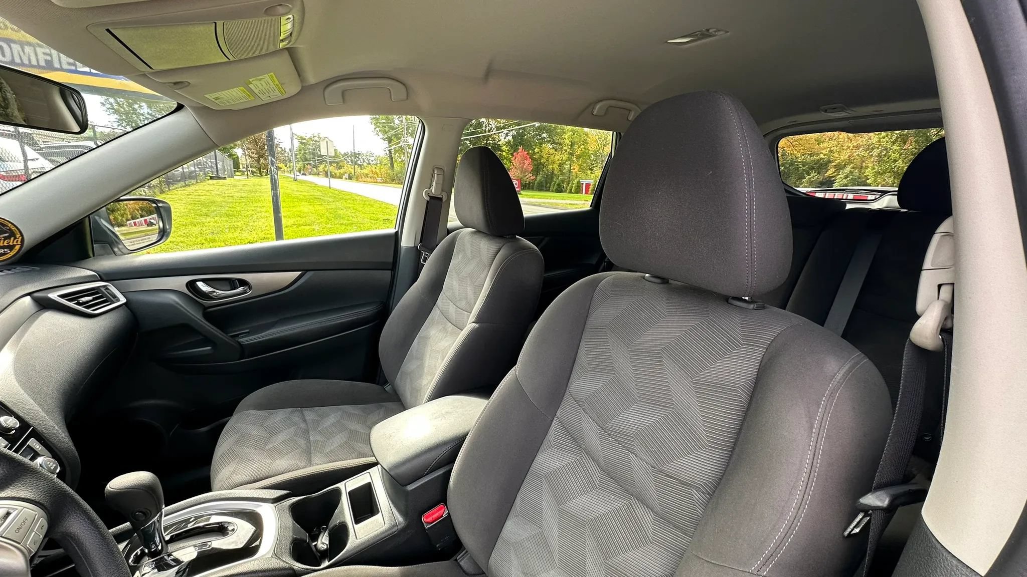 Used 2016 Nissan Rogue SV AWD/4WD image 24