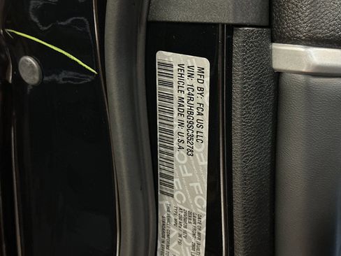 New 2025 Jeep Grand Cherokee Limited image 27