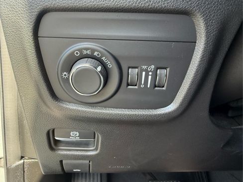 Used 2024 Jeep Grand Cherokee Altitude AWD/4WD image 22