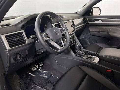 Used 2023 Volkswagen Atlas Cross Sport SEL R-Line image 9
