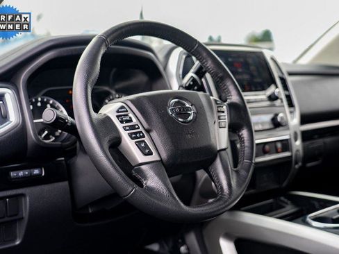 Used 2021 Nissan Titan SV w/ SV Convenience Package image 14