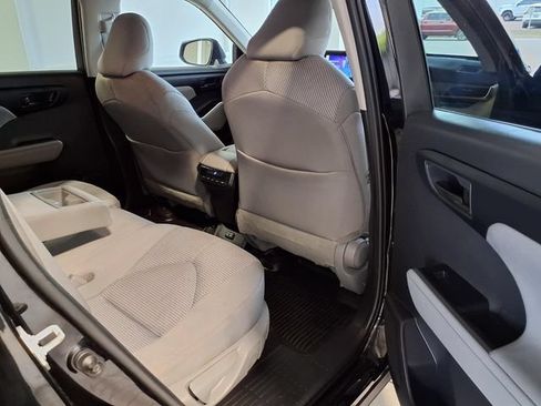 Used 2023 Toyota Highlander L FWD image 24