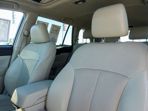Used 2014 Subaru Outback 2.5i Limited w/ Moonroof Package image 23