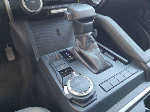 Certified 2025 Toyota Tacoma SR5 AWD/4WD image 39