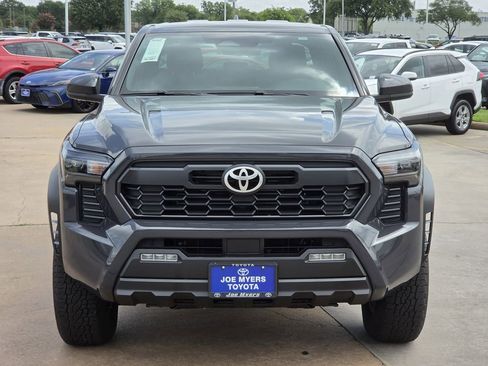 Used 2025 Toyota Tacoma TRD Off-Road AWD/4WD image 3