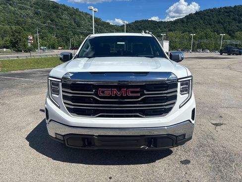 Used 2025 GMC Sierra 1500 SLT AWD/4WD image 8