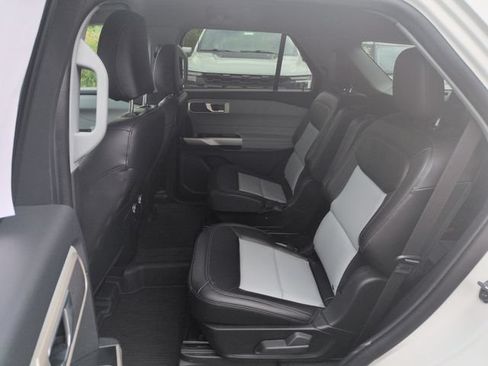 Certified 2023 Ford Explorer XLT w/ Equipment Group 202A AWD/4WD image 24