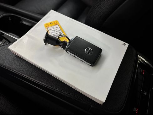 Used 2022 Volvo XC90 T6 Momentum w/ Climate Package image 42