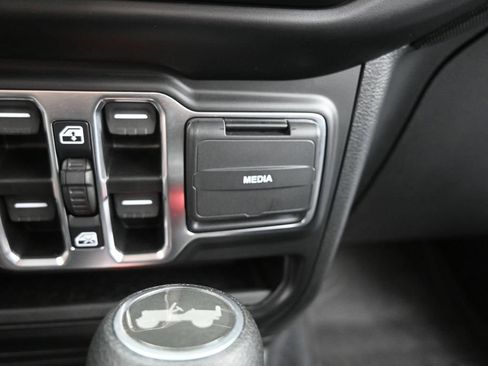 Used 2021 Jeep Wrangler Unlimited Sport AWD/4WD image 29
