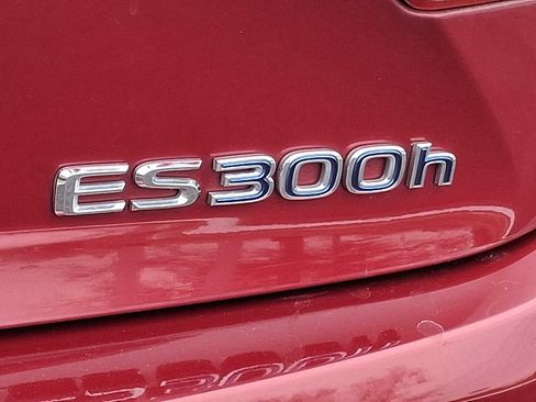 Used 2013 Lexus ES 300h image 28