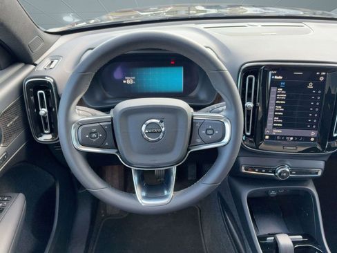 Used 2025 Volvo EC40 Ultra image 4