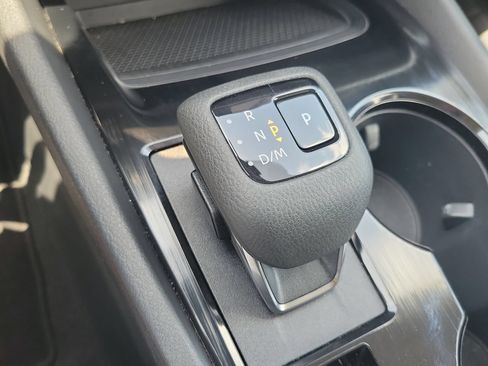 Used 2025 Nissan Rogue SV FWD image 26