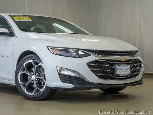 Used 2024 Chevrolet Malibu LT image 3