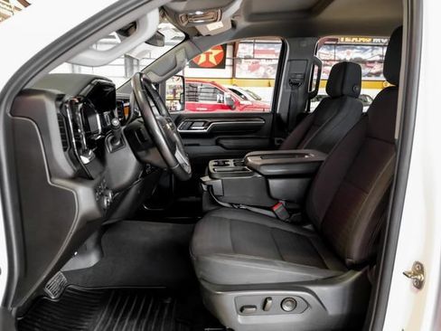 Used 2025 Chevrolet Silverado 2500 LT w/ Convenience Package AWD/4WD image 7
