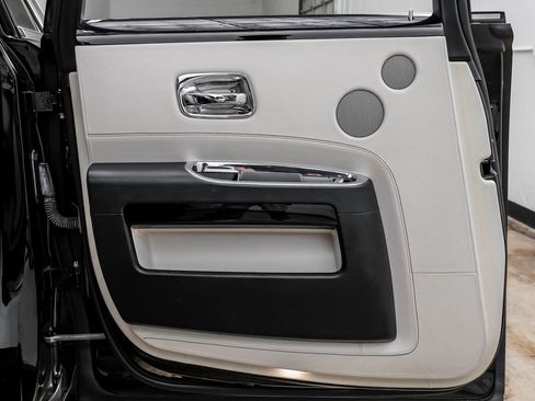 Used 2014 Rolls-Royce Ghost image 60