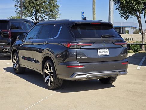New 2025 Mitsubishi Outlander SEL image 3