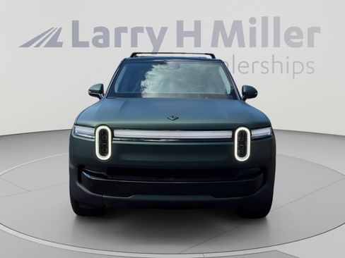 Used 2025 Rivian R1S Adventure Dual AWD/4WD image 8
