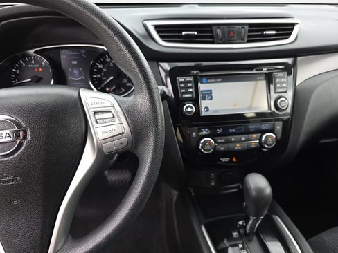 Used 2015 Nissan Rogue SV w/ SV Premium Package AWD/4WD image 19