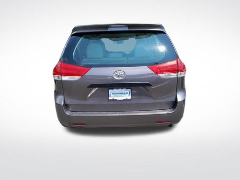 Used 2014 Toyota Sienna L FWD image 7