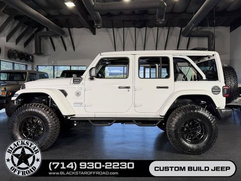 Used 2024 Jeep Wrangler Unlimited Sahara AWD/4WD image 4