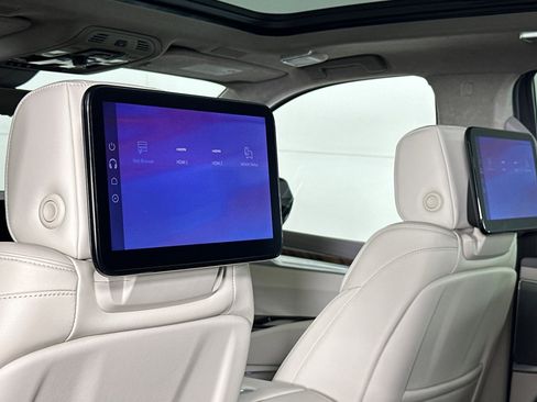 Used 2025 Cadillac Escalade Sport Platinum image 14