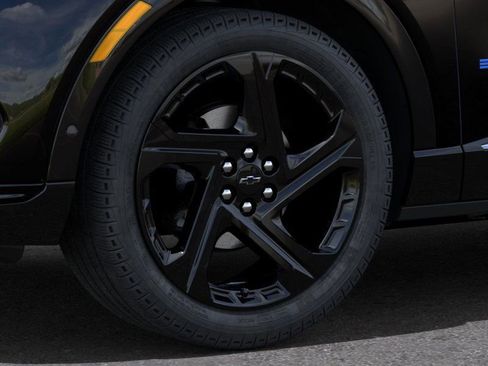 New 2025 Chevrolet Equinox EV RS image 9