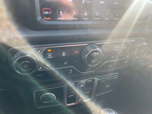 Used 2018 Jeep Wrangler Unlimited Sahara w/ Dual Top Group image 21