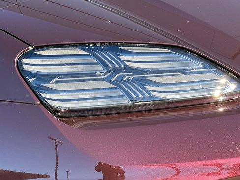 Certified 2025 Porsche Macan 4 Electric image 38