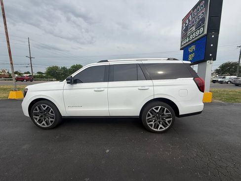 Used 2025 Ford Expedition Platinum w/ Platinum Ultimate Package AWD/4WD image 6