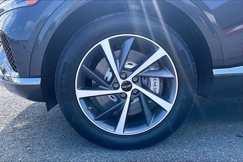 Used 2025 Genesis GV80 3.5T Advanced AWD/4WD image 17