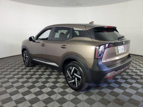 Used 2025 Nissan Kicks SV FWD image 6