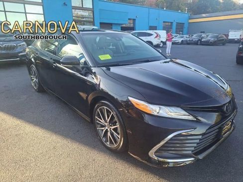 Used 2021 Toyota Camry XLE image 7