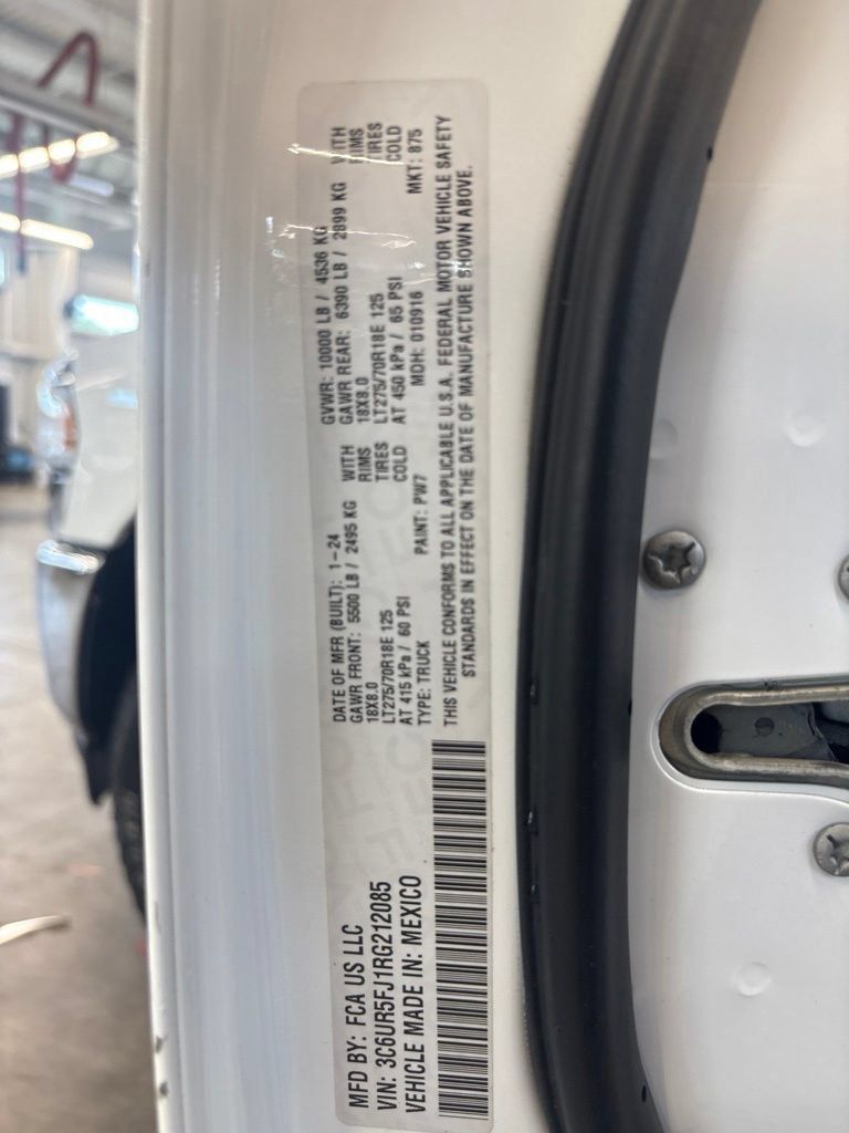 Used 2024 RAM 2500 Laramie w/ Safety Group AWD/4WD image 32