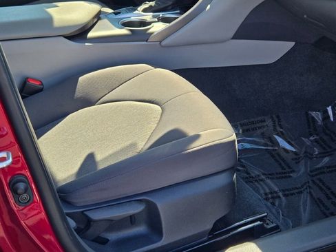 Used 2022 Toyota Camry LE image 7