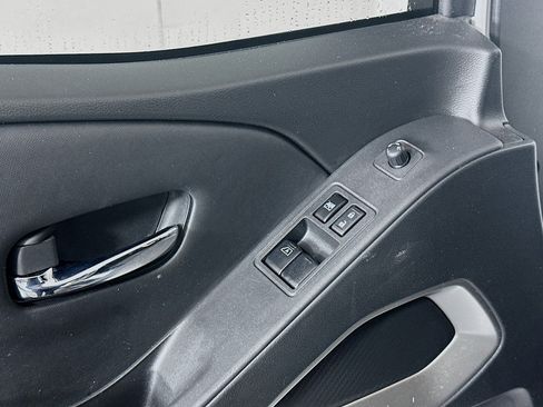 Used 2023 Nissan Frontier SV w/ SV Convenience Package image 15