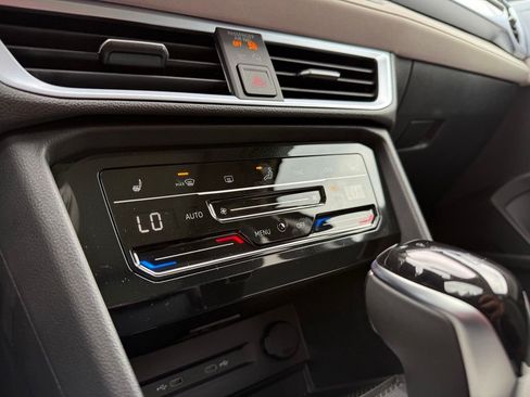 New 2026 Volkswagen Taos SE AWD/4WD image 42