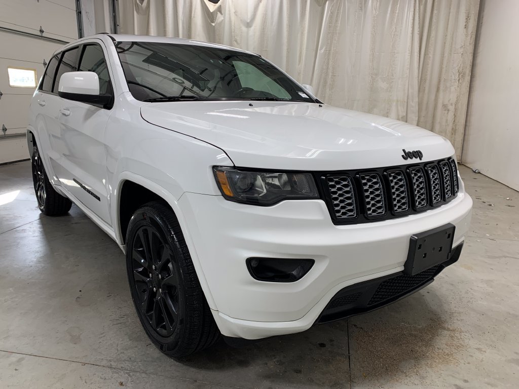 Used 2018 Jeep Grand Cherokee Altitude AWD/4WD image 14